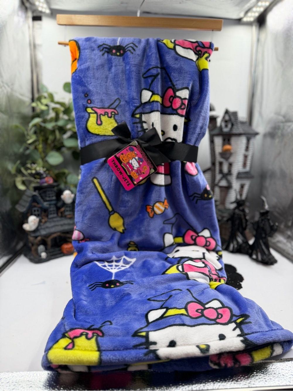 hello kitty halloween witch plush throw blanket 60x70 nwt 2026